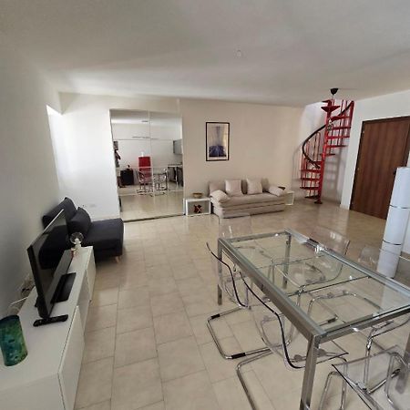La Torretta Apartment 페스키에라델가르다 외부 사진