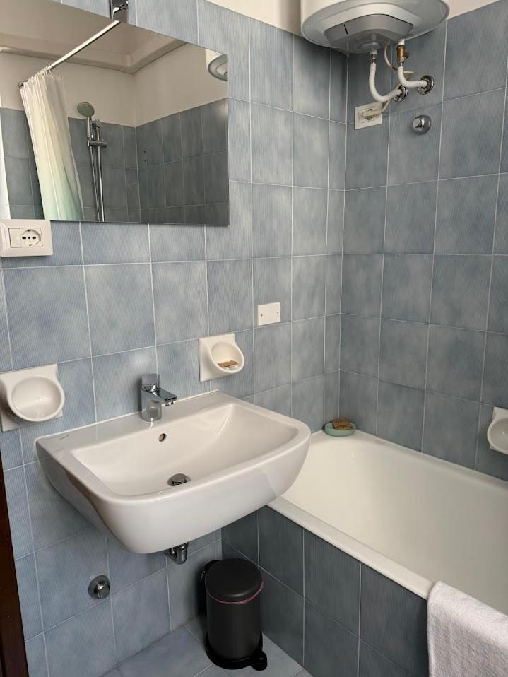 La Torretta Apartment 페스키에라델가르다 외부 사진